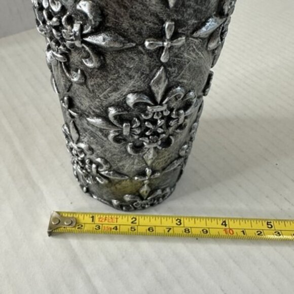 Fleur De Lis Renaissance Pillar Candle 6x3” Antiqued Silver Goth New Orleans - Picture 6 of 10